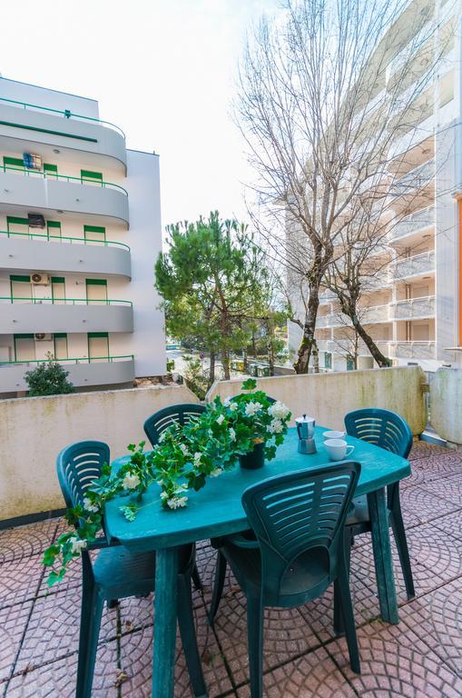 Residence Bussola Бибионе Экстерьер фото
